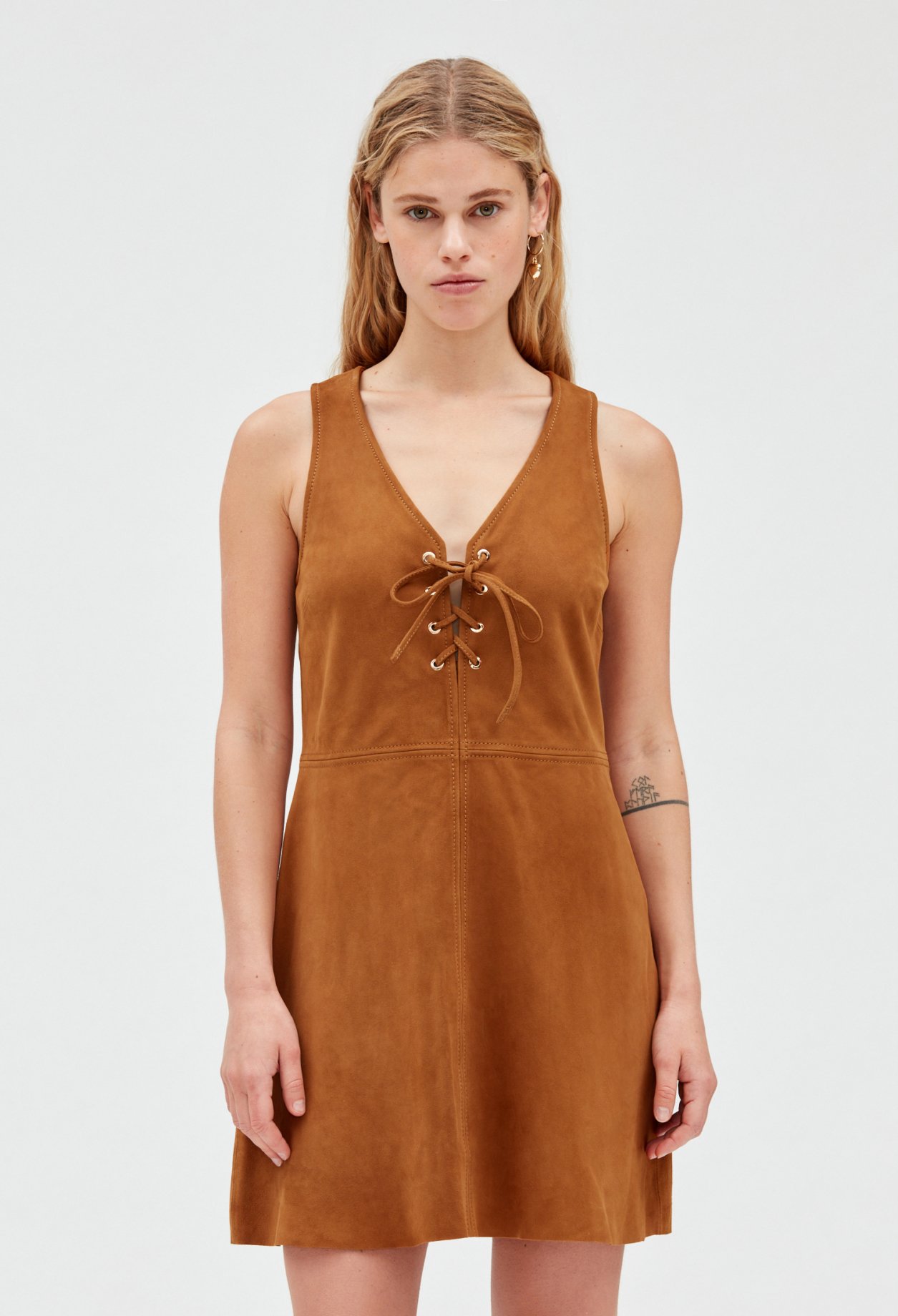 Robe en cuir suede