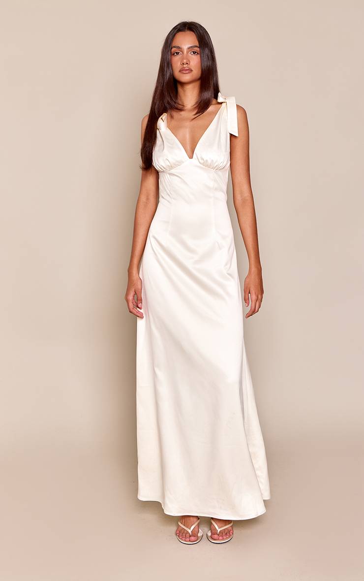 Crème Robe Longue Satinée À Épaules Nouées