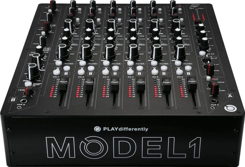 PLAYdifferently - MODEL 1 - 6-kanaals Analoge DJ-mixer