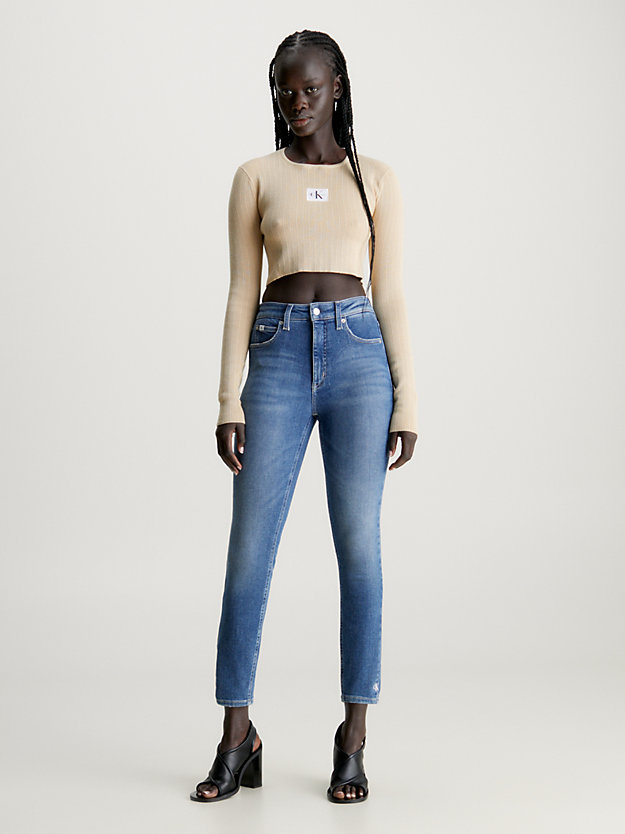 Calça jeans super skinny de cintura alta até o tornozelo