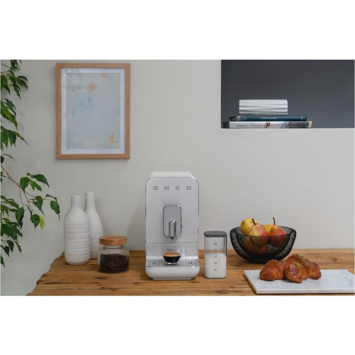 SMEG Kaffeevollautomat 50's Style BCC13WHMEU Weiß Matt