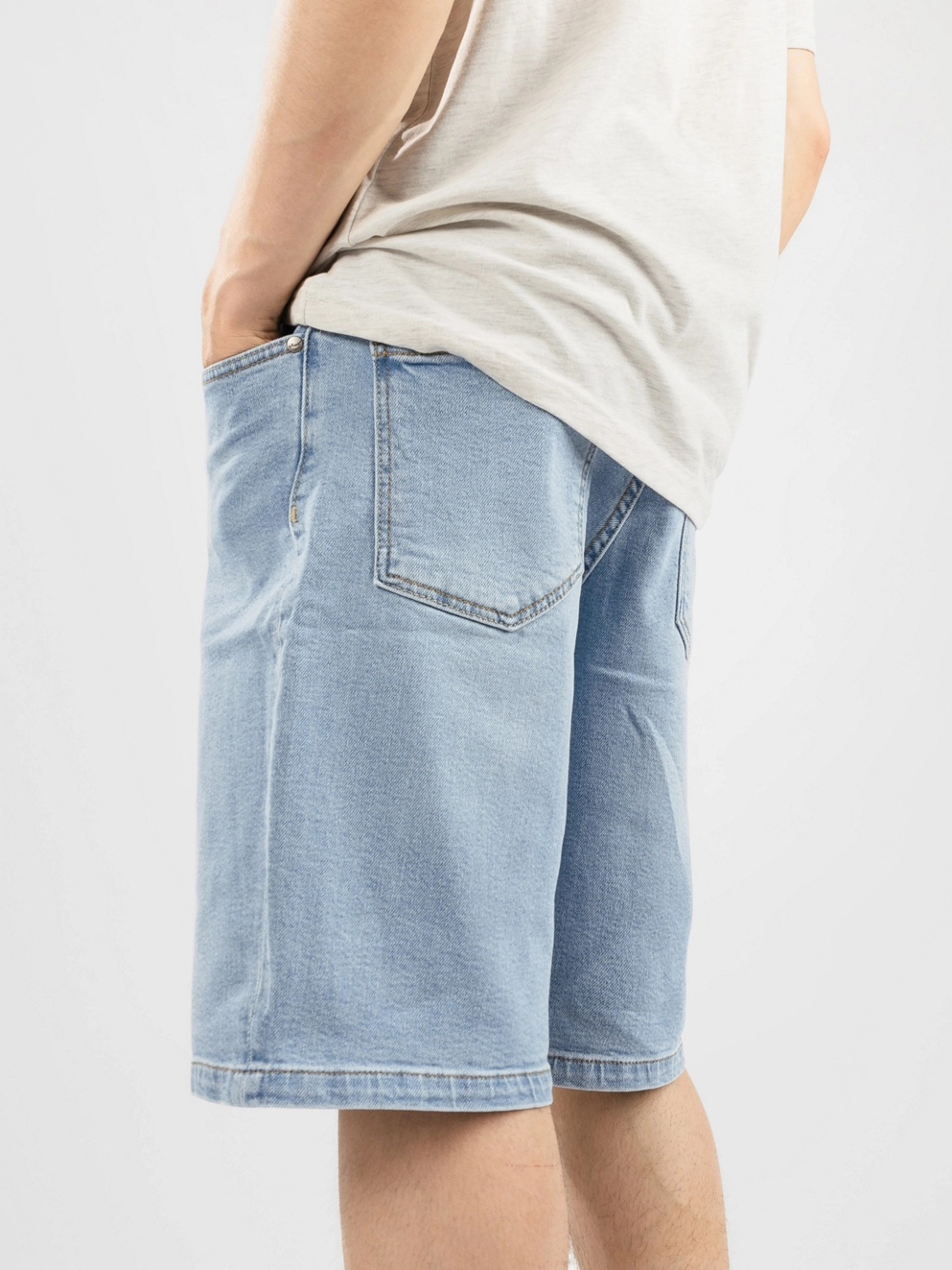 REELL Solid Shorts light blue stone