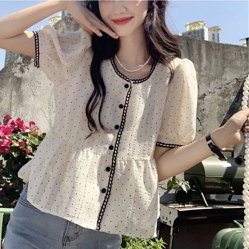 Arroba - Blouse met pofmouwen, kantversiering en knoopjes