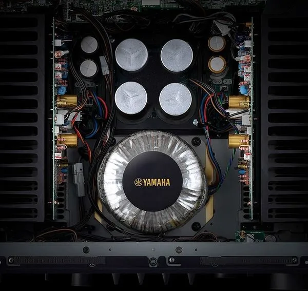 Yamaha R-N2000A Noir Amplis hi-fi stéréo