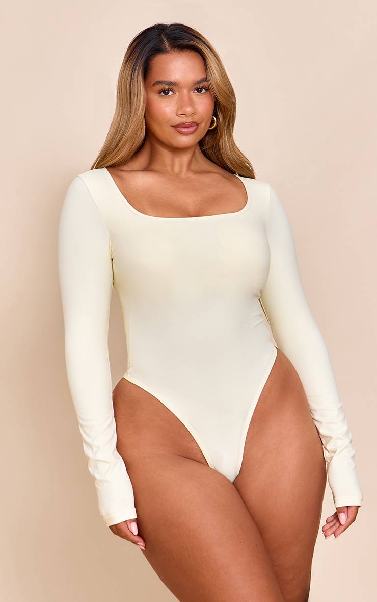 Pale Yellow Body Moulant À Manches Longues Et Encolure Carrée Avec Soutien-gorge Intégré Shape
