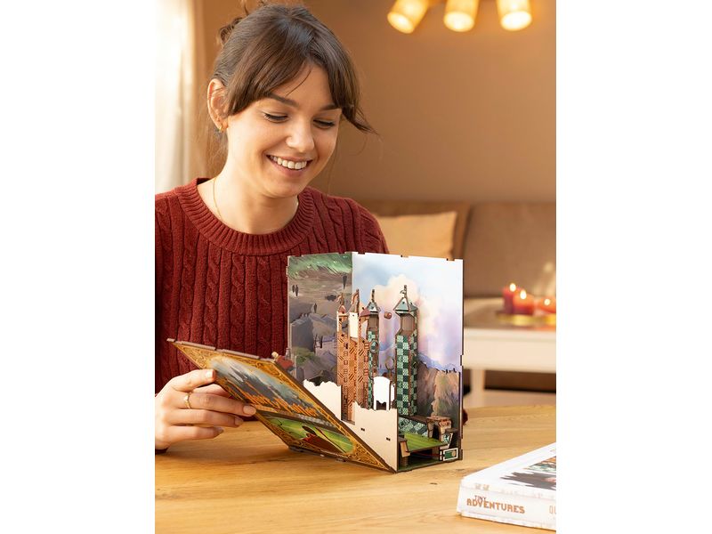 Revell Bausatz Quiddich Field Harry Potter Zauberhafte Miniaturwelt mit LED-Beleuchtung für Ihr Bücherregal