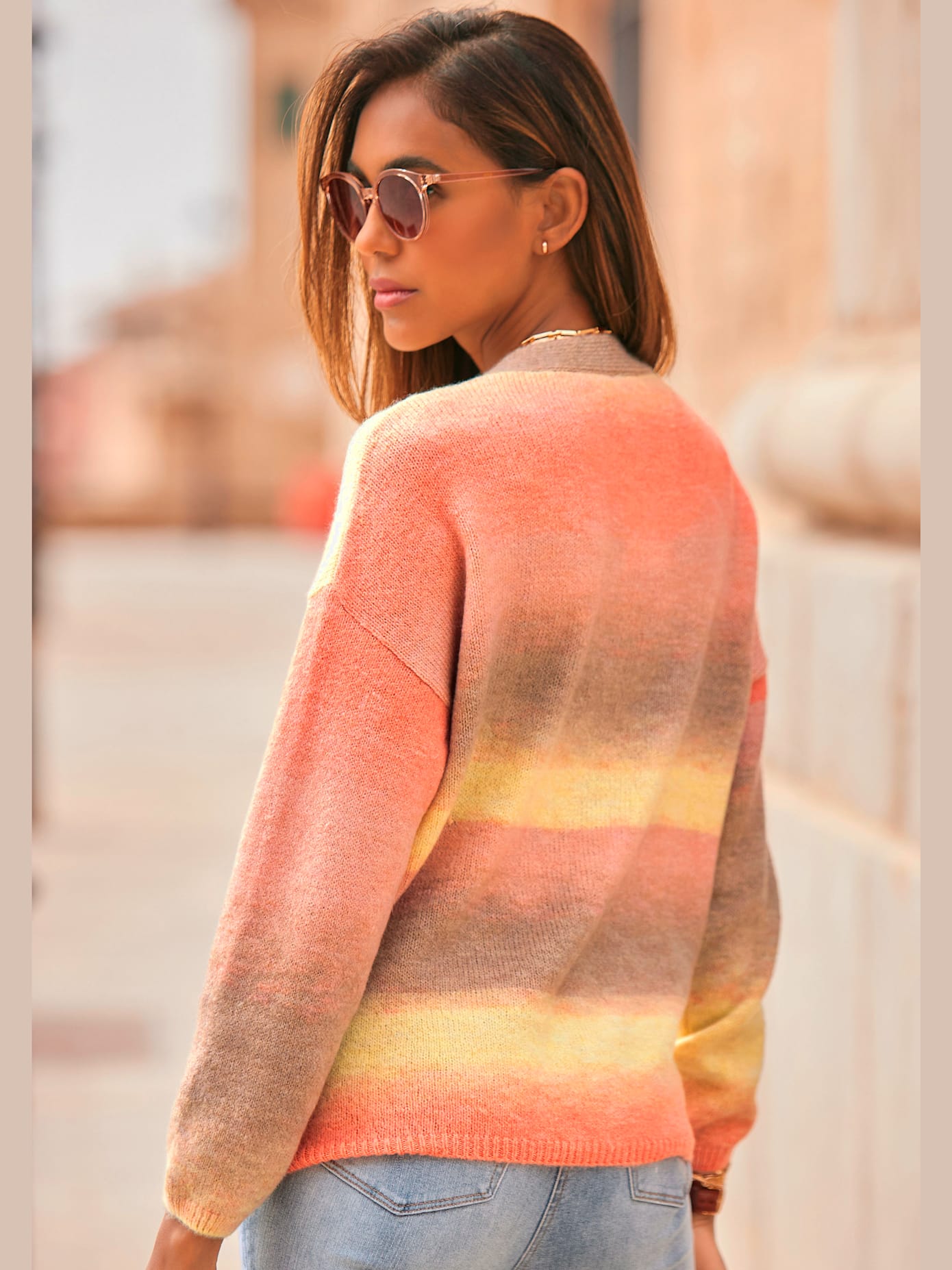 Veste en tricot cardigan original avec encolure en v