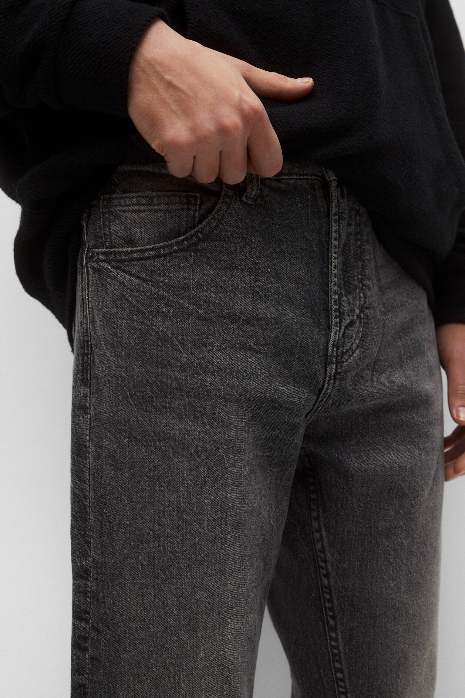 CALÇA JEANS RETA BÁSICA - NEG-DELAV