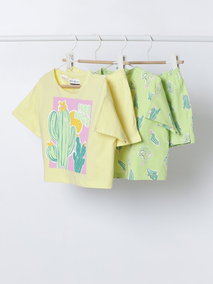 Conjunto com 2 pijamas estampados - Lima