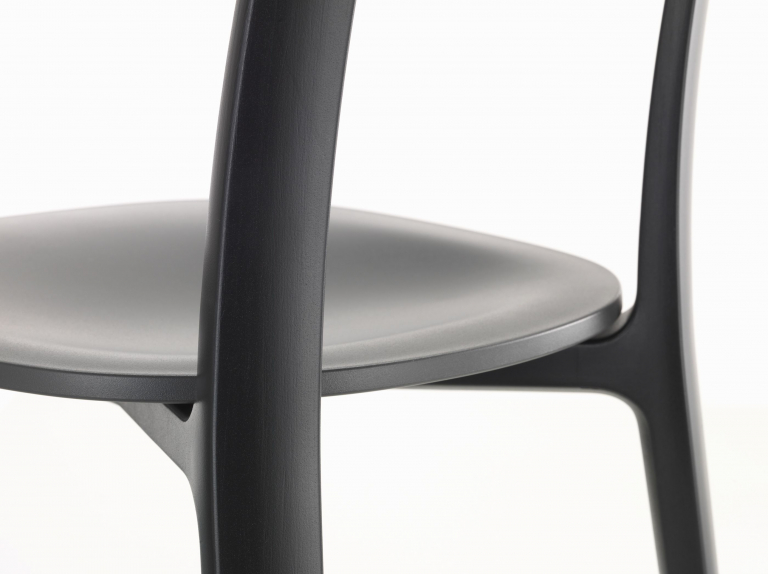 Vitra All Plastic stoel ice grey viltglijder