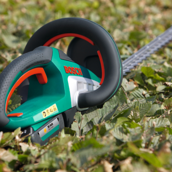 Bosch 36V heggenschaar AdvancedHedgeCut 65cm (Incl. 2.0Ah accu + lader)