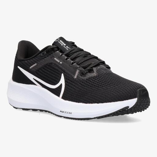 Nike Pegasus 40