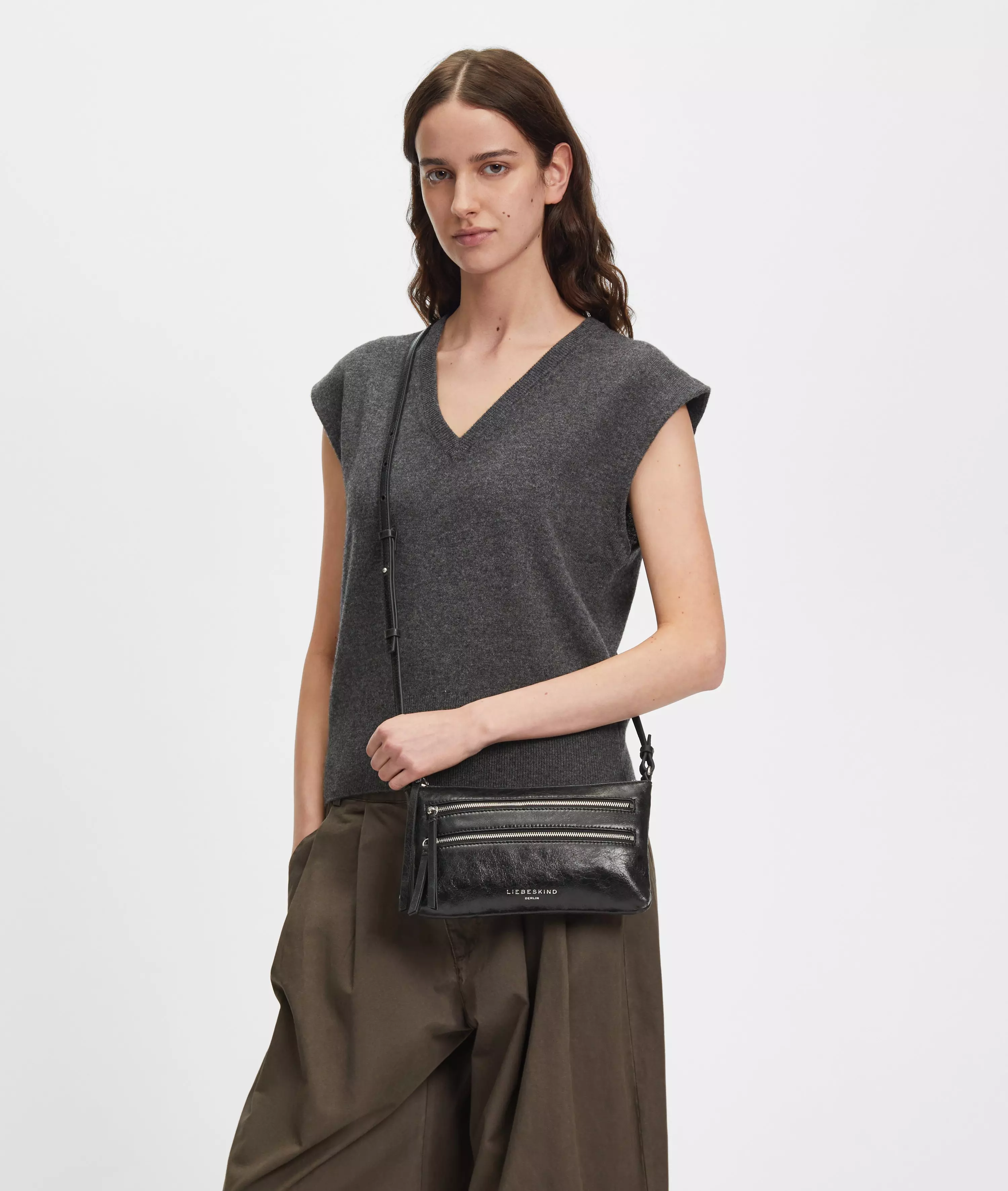 Crossbody Handy shoulder bag in soft lamb leather with crinkle effect