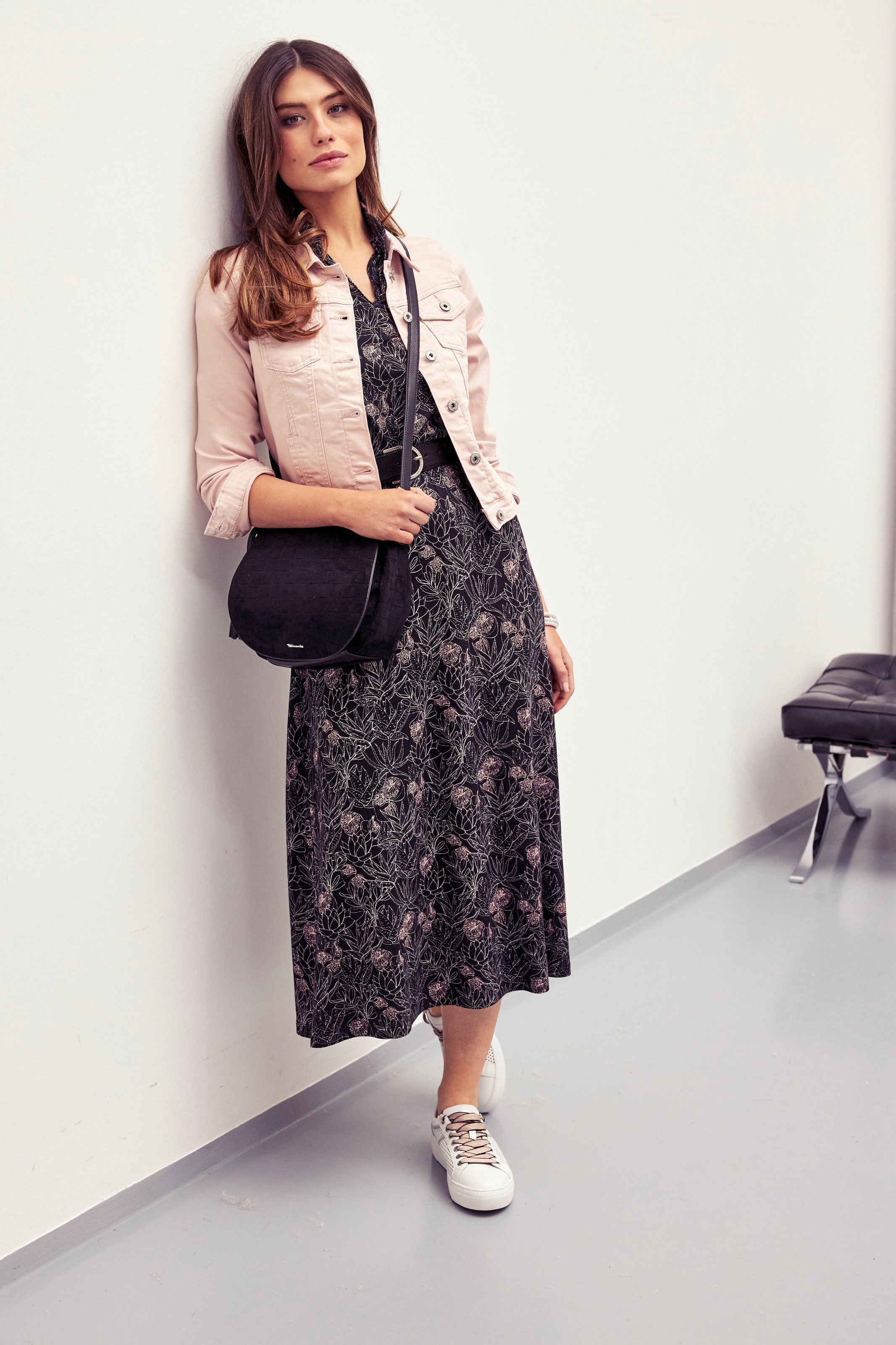 Laura Scott Sommerkleid wadenlang,  geblümtes Design,  aus Single Jersey,  mit Stehkragen