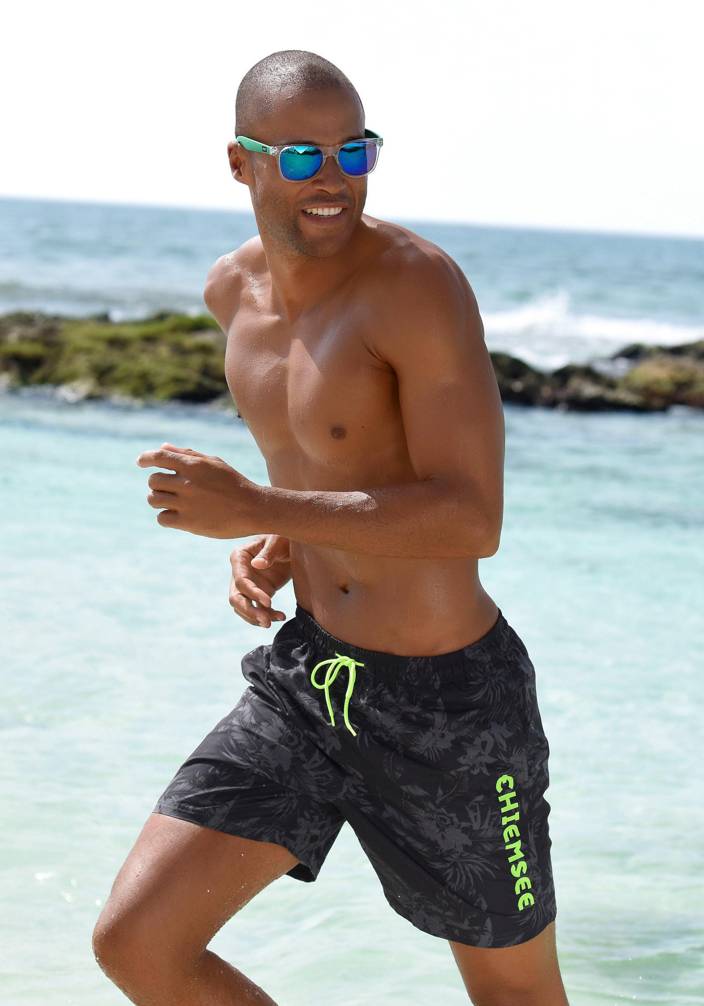 Chiemsee Badeshorts »Esra« mit Dschungelprint