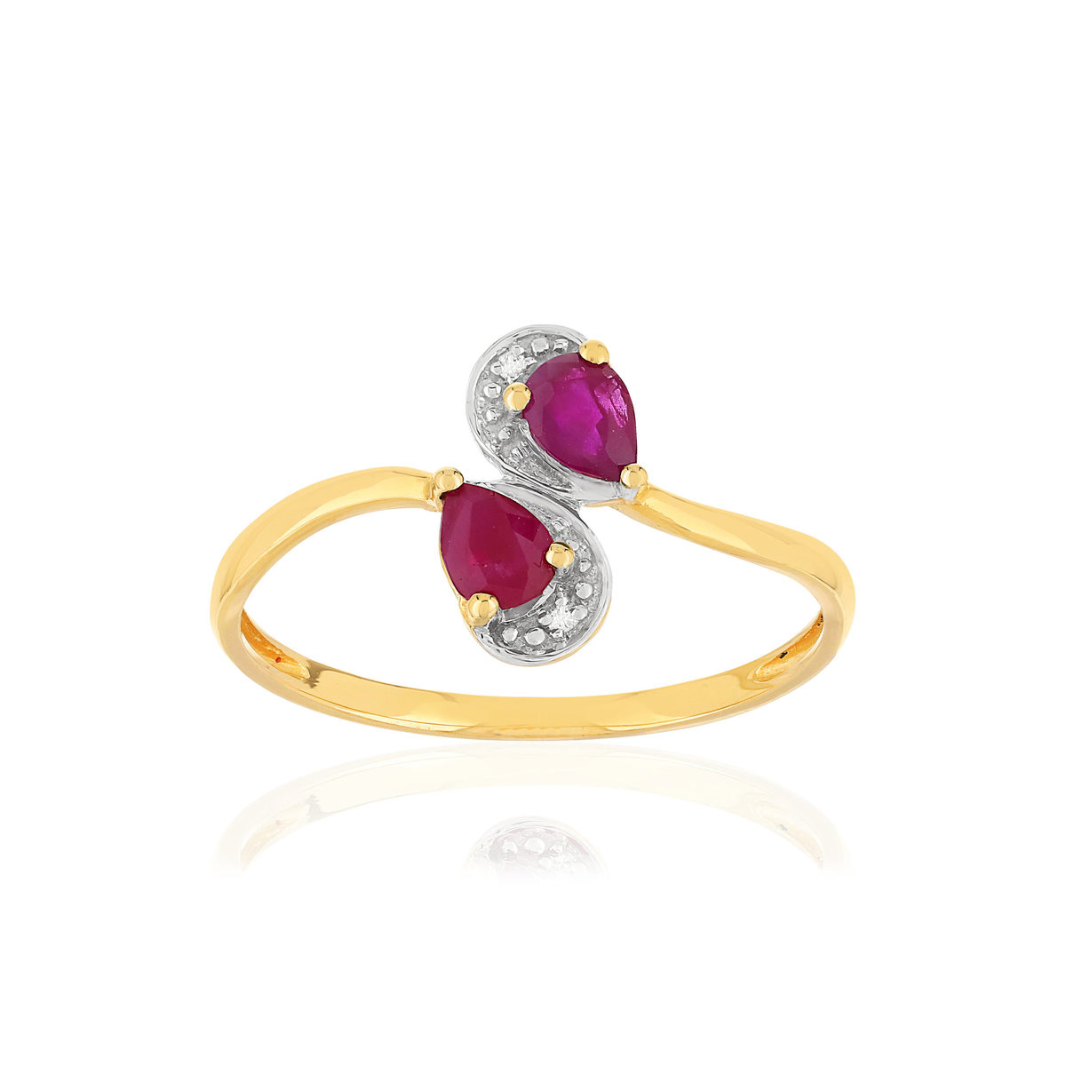 Bague or 375 2 tons, rubis et diamants.