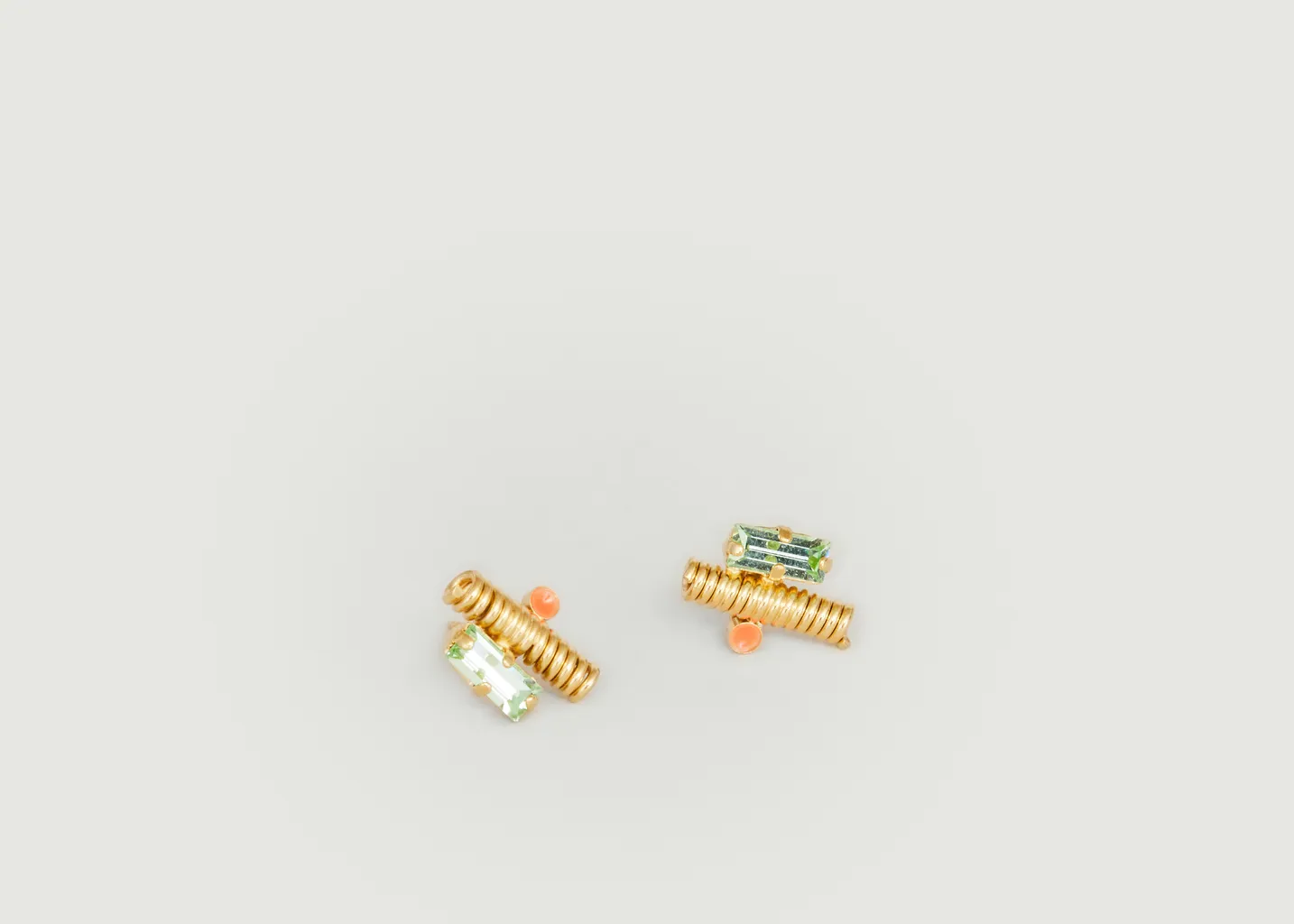 Boucles d'oreilles Puces EttoreBoucles d'oreilles puces Ettore totem en laiton doré à l'or fin 24 ca Judith Benita