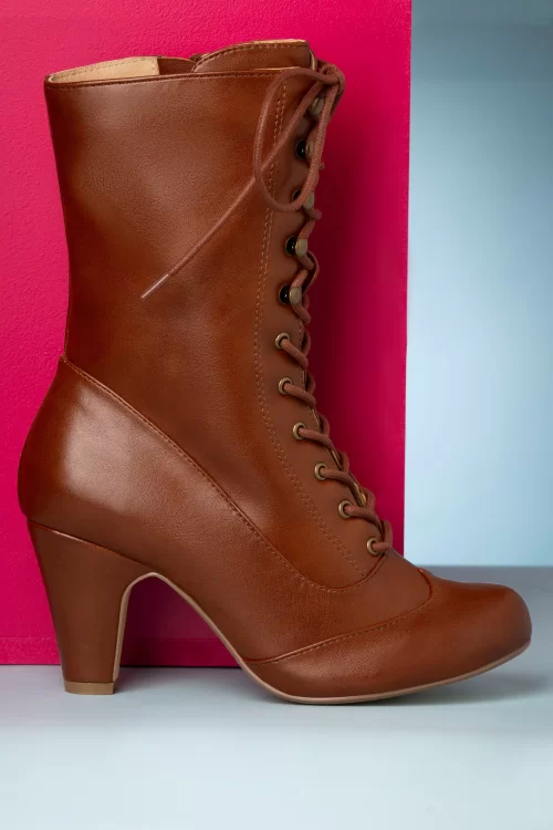 Chelsea Crew Claire Boots in Bruin