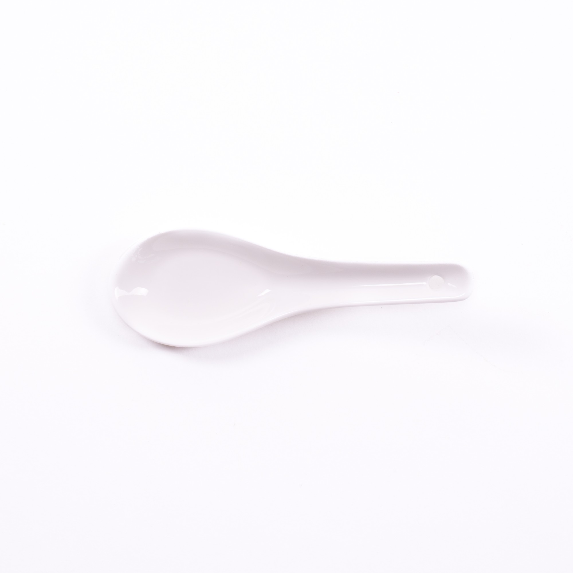 Chinesischer Löffel aus Keramik, weiß, L 11 cm, B 4 cm zu 2,00