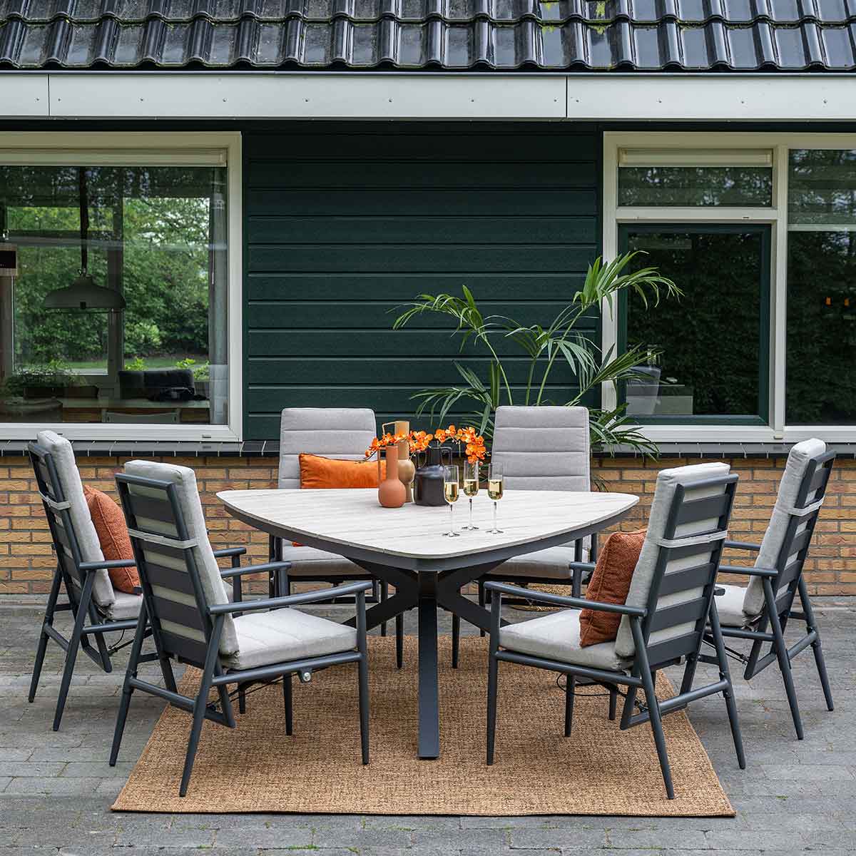 Garden Impressions Tulli 170x170 cm tuintafel - driehoek