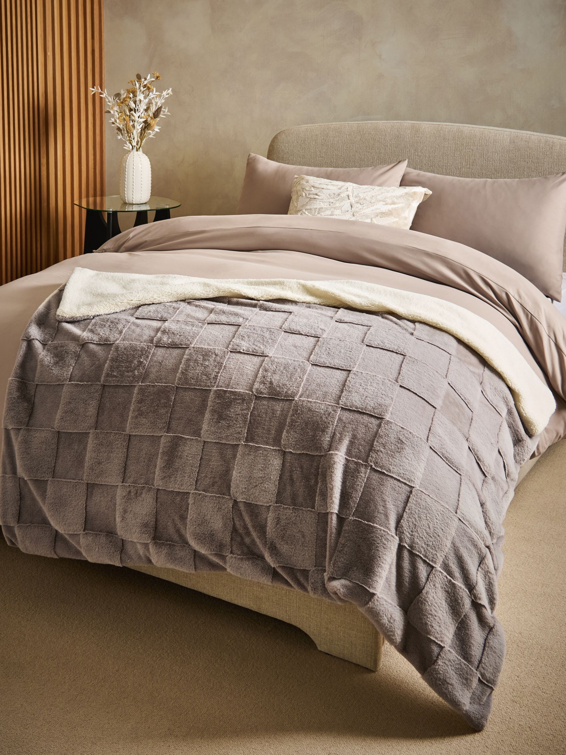Jasper behaaglijke fleece omkeerbare bedloper met dambordmotief