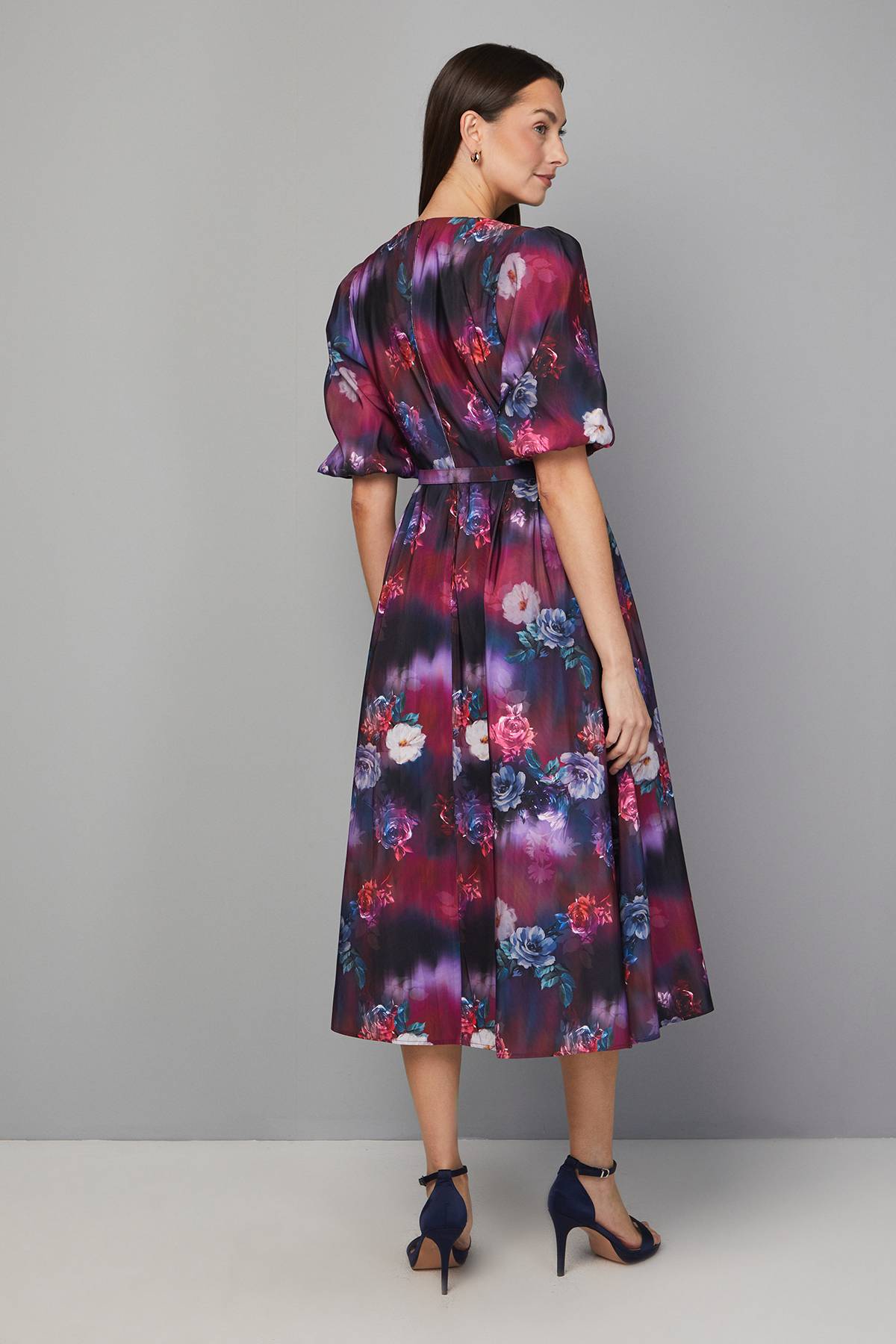 Wallis Robe Mi-Longue Ceinturée en Sergé Fleuri