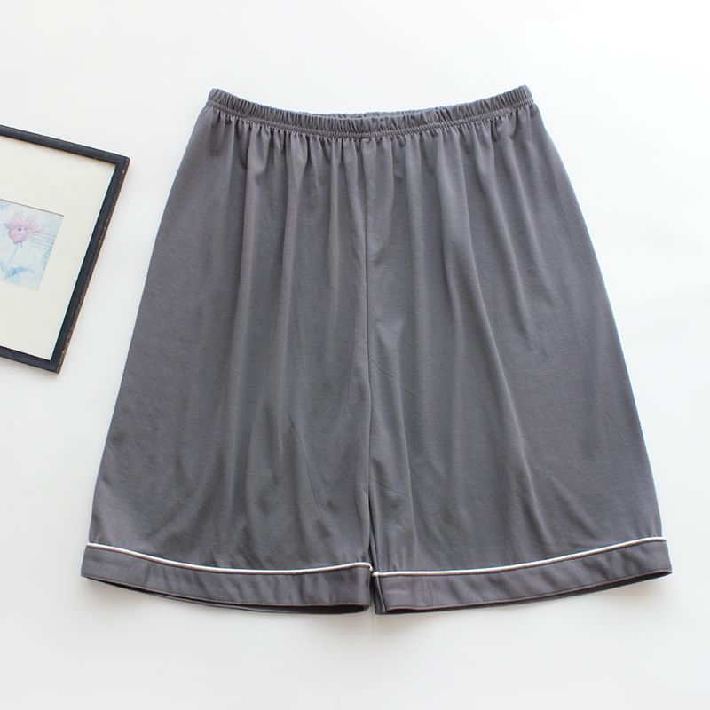 Dogini - Pyjamaset: shirt met korte mouwen, kraag en contrasterende rand + korte broek met elastische taille
