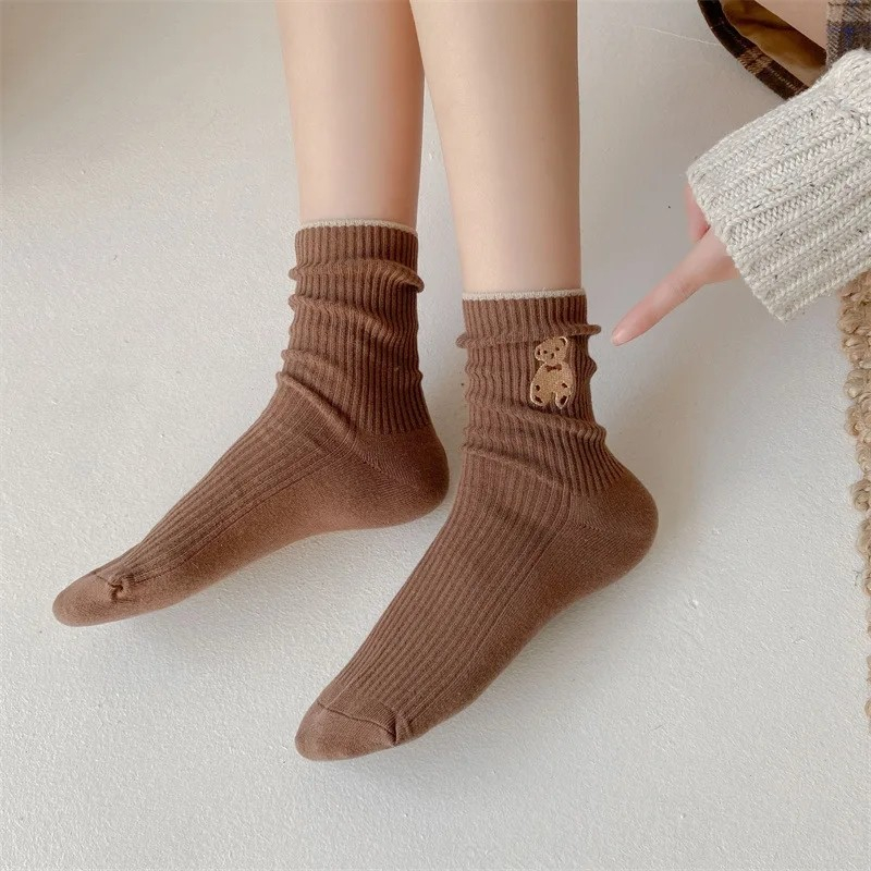 (1 Paar) Baumwoll Damen Socken Fashion Strümpfe Füsslinge mit Bärchen Stickerei (One Size) - Schwarz