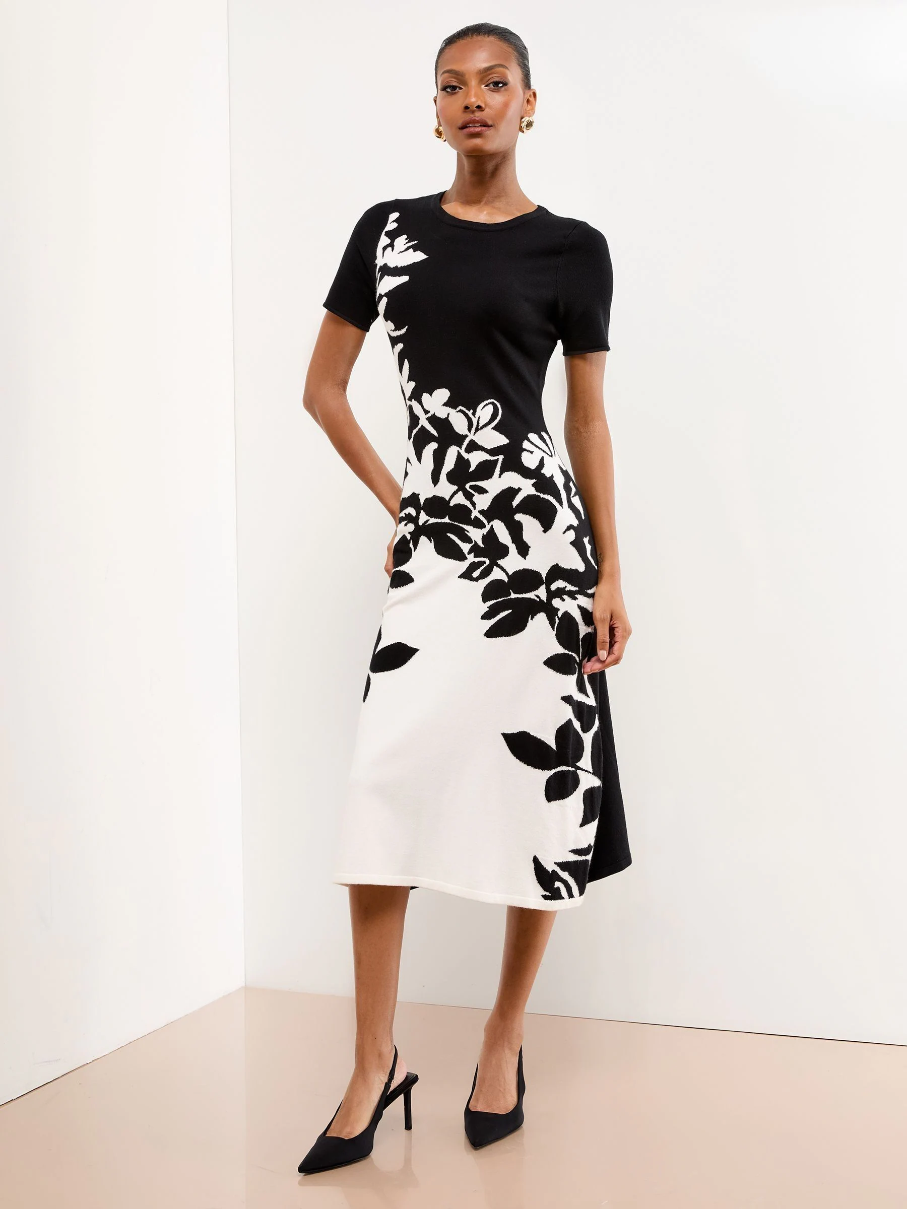 Lipsy gebreide midi-jurk met bloemenprint en korte mouwen