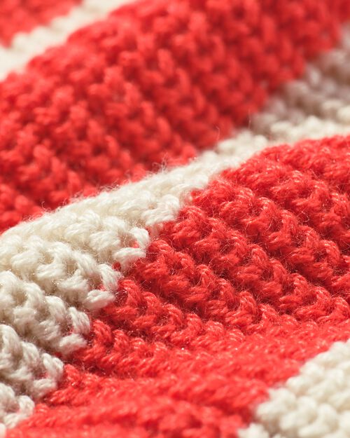 pull maillé avec manches à rayures écru
