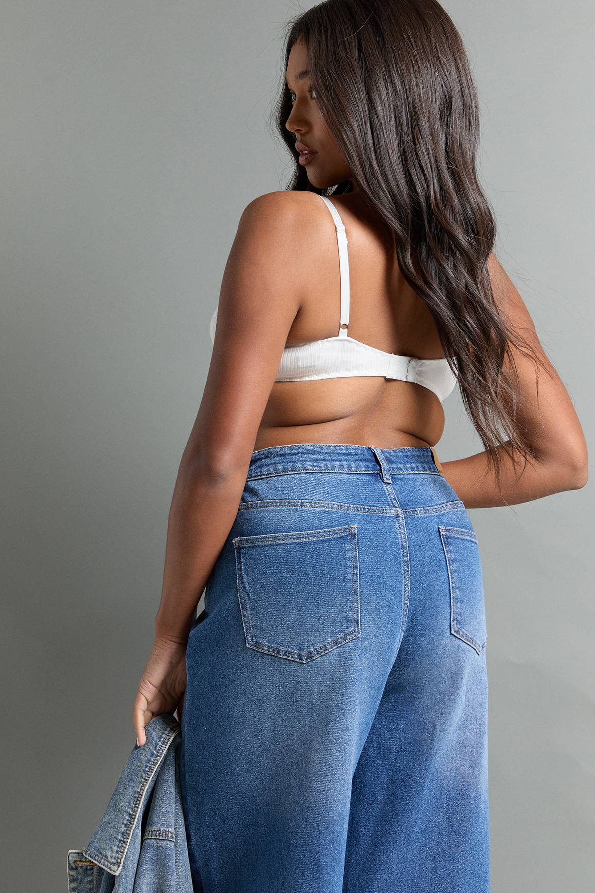 boohoo Le Jean Taille Mi-haute À Jambe Large