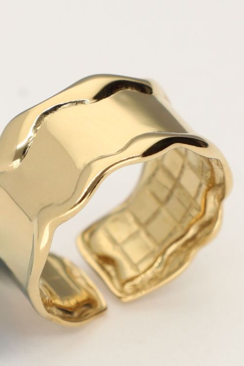 Statement ring met wave en structuur