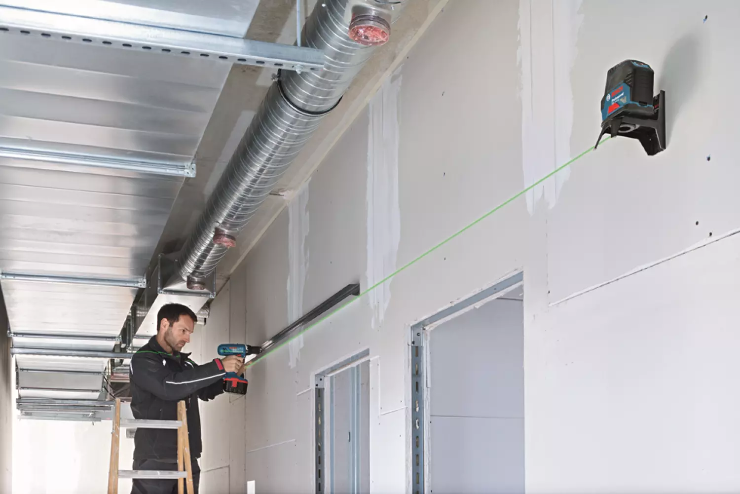 Bosch GCL 2-15 G Kruislijnlaser met loodlijnfunctie   wandhouder in koffer - 15m - groen