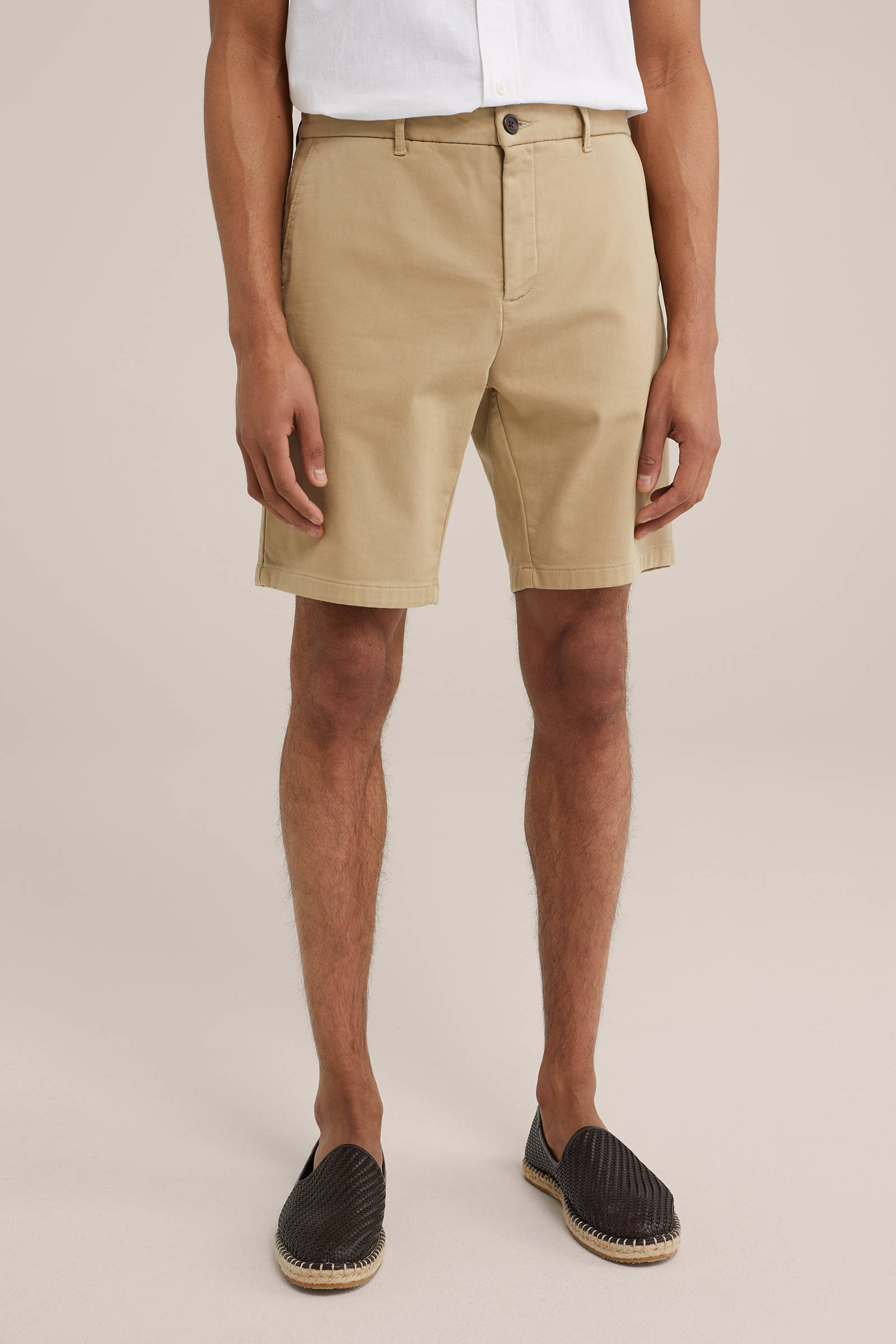 WE Fashion regular fit short greige