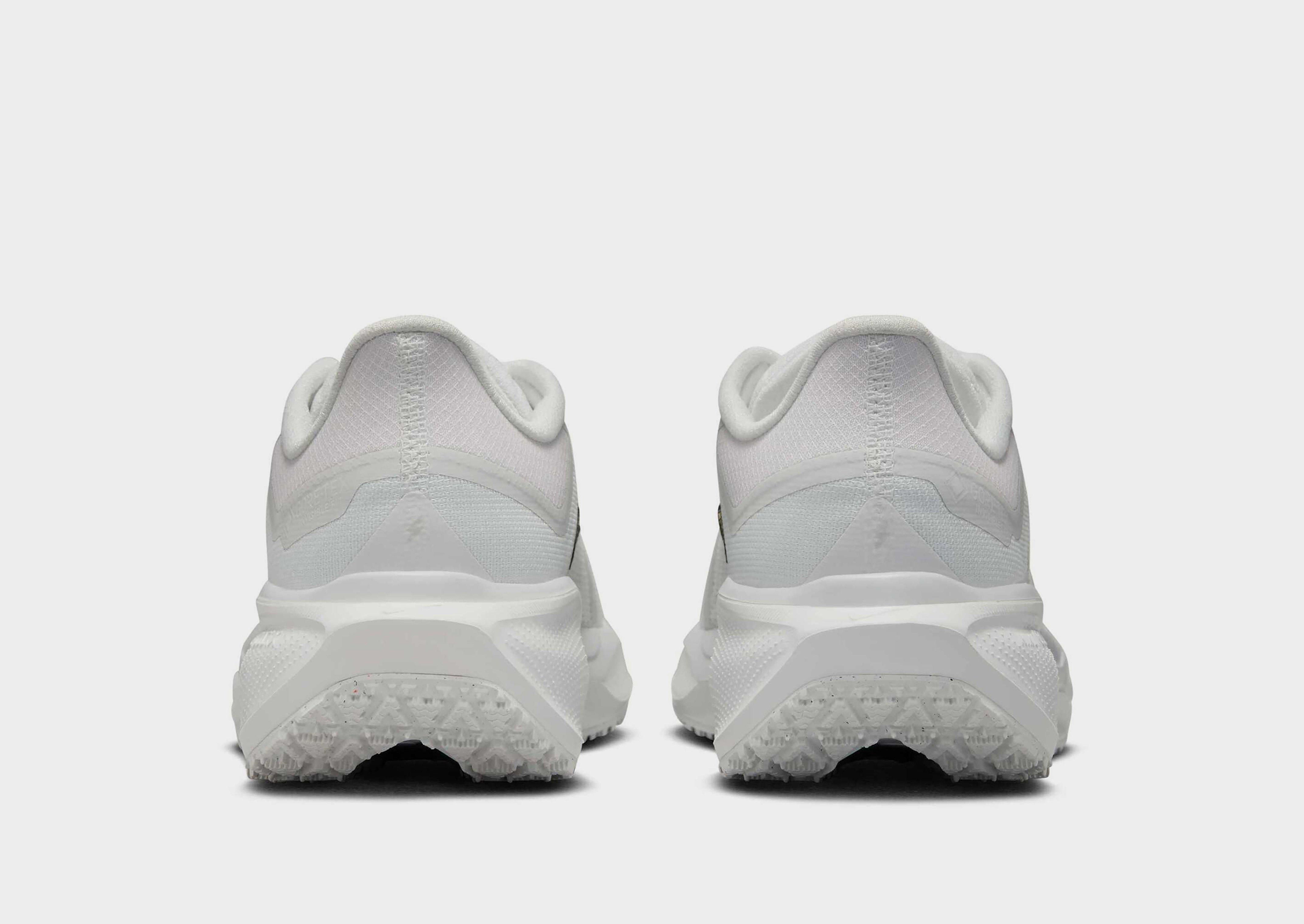 Nike WOMEN'S WATERPROOF ROAD