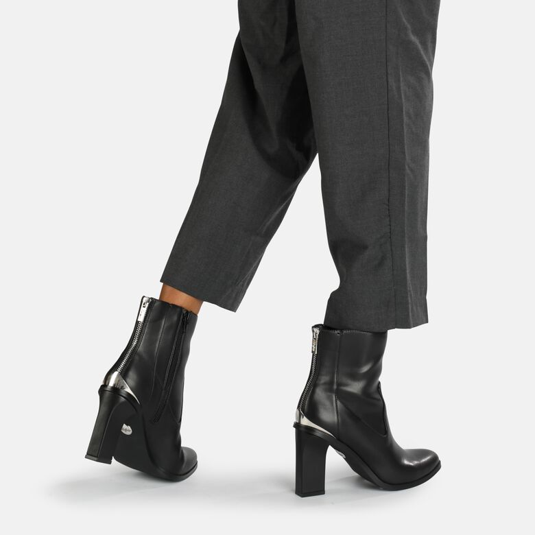 Zoe Ankle