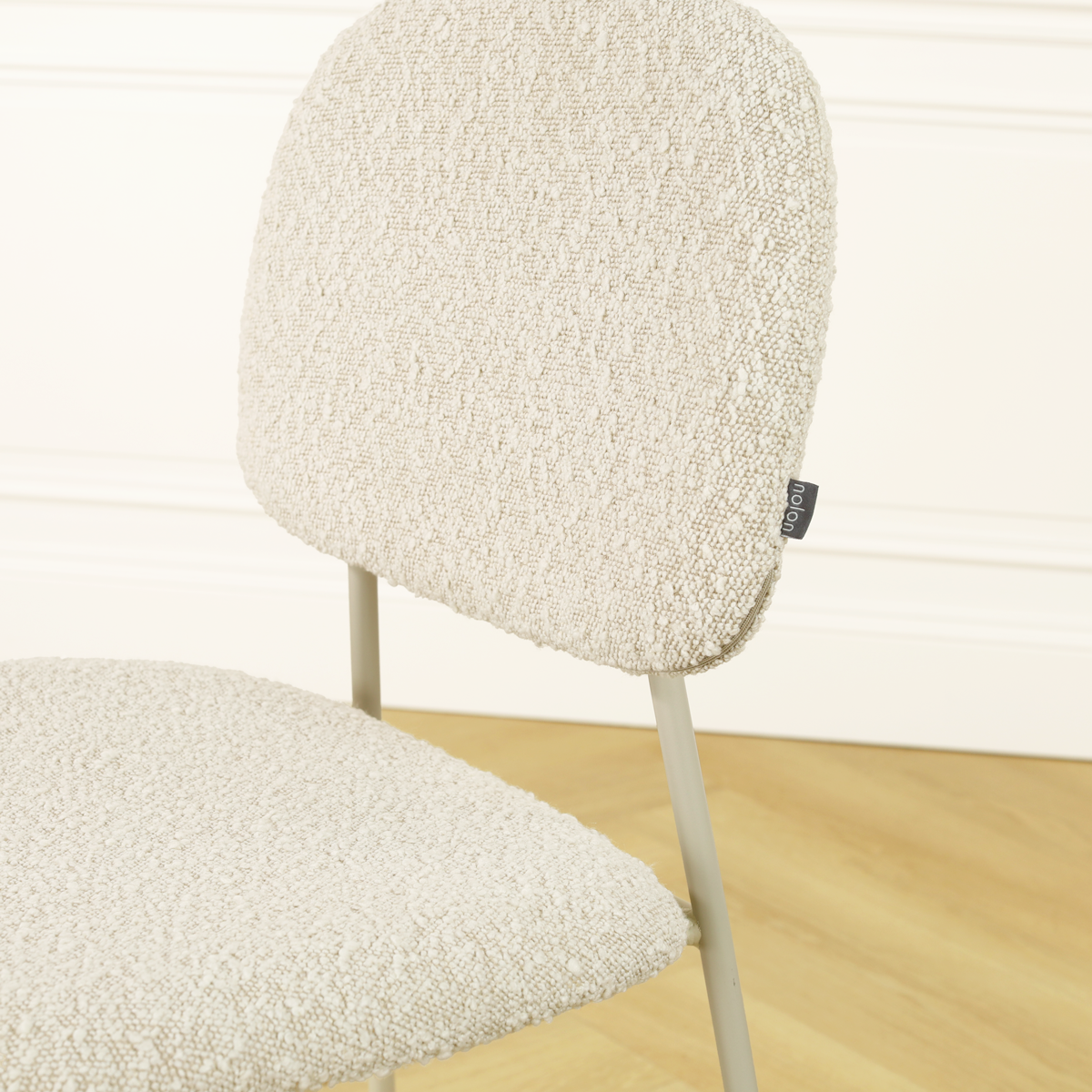 Eetkamerstoel Jasmijn bouclé beige - grijsbeige onderstel