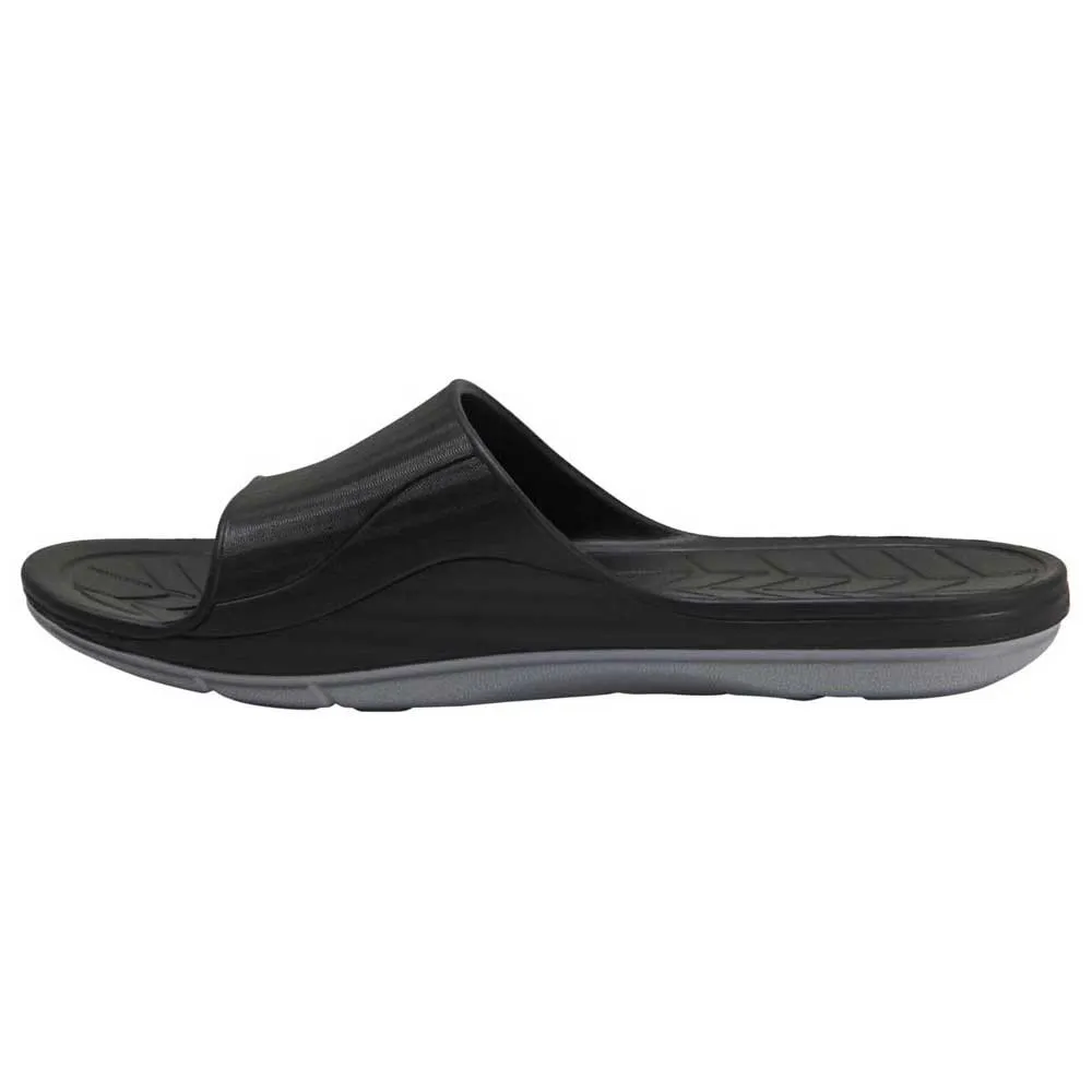 Chinelo Hummel Nielsen