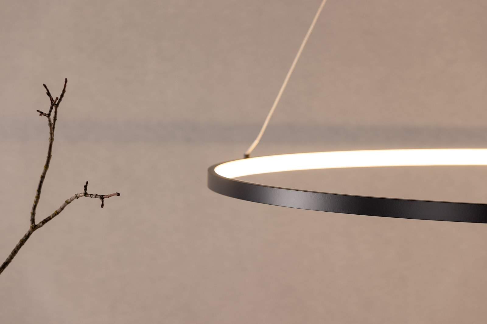 Josefin taklampe Sort aluminium