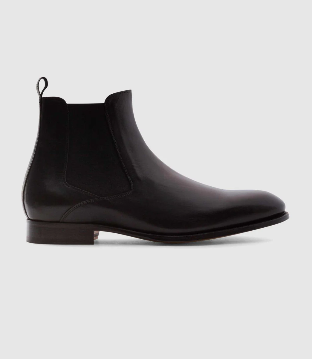 Bottines coutures en cuir noir 