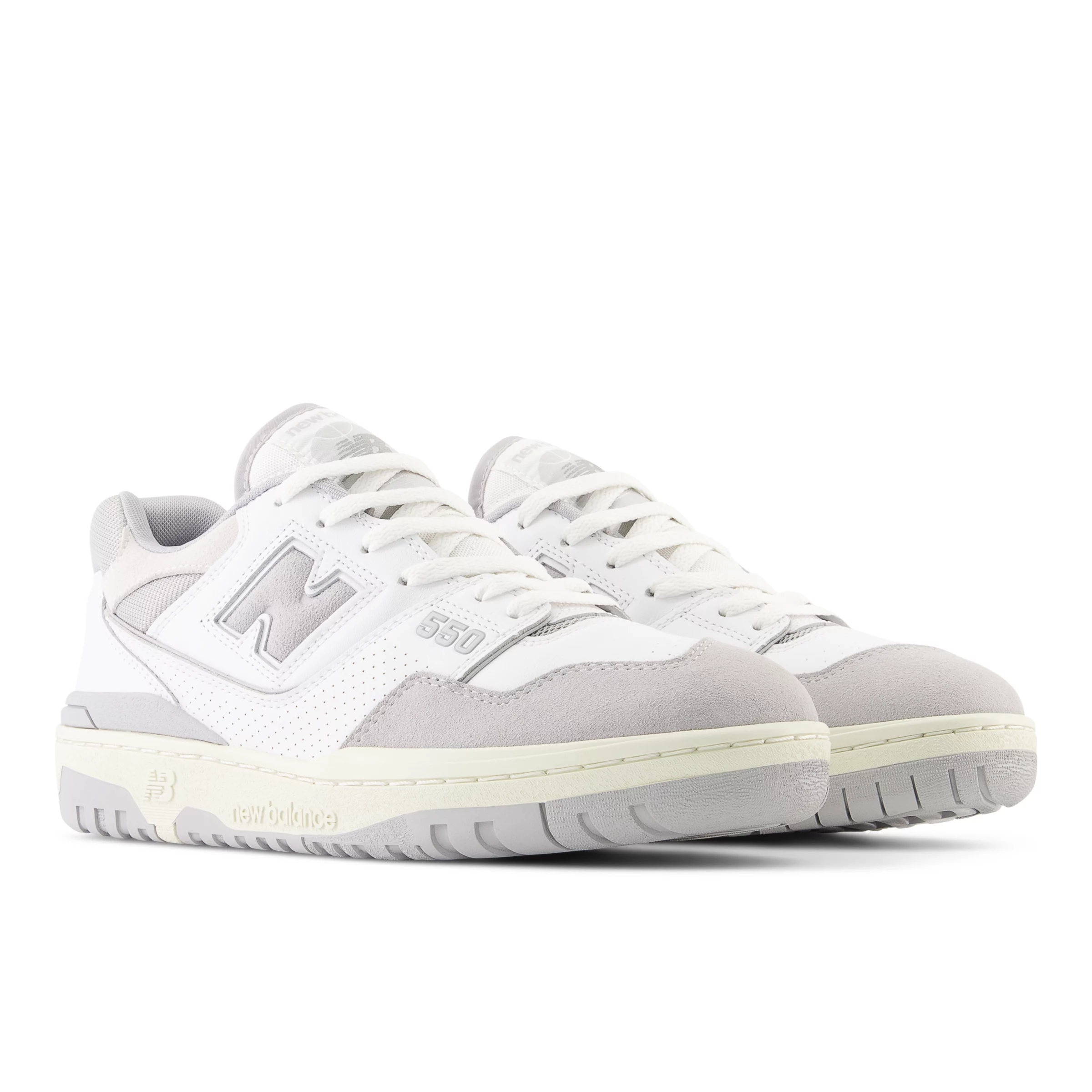 550 White con raincloud e reflection
