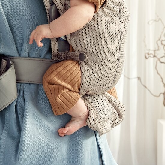 Porte-bébé Mini   Gris/Beige Mesh 3D        de               BabyBjörn