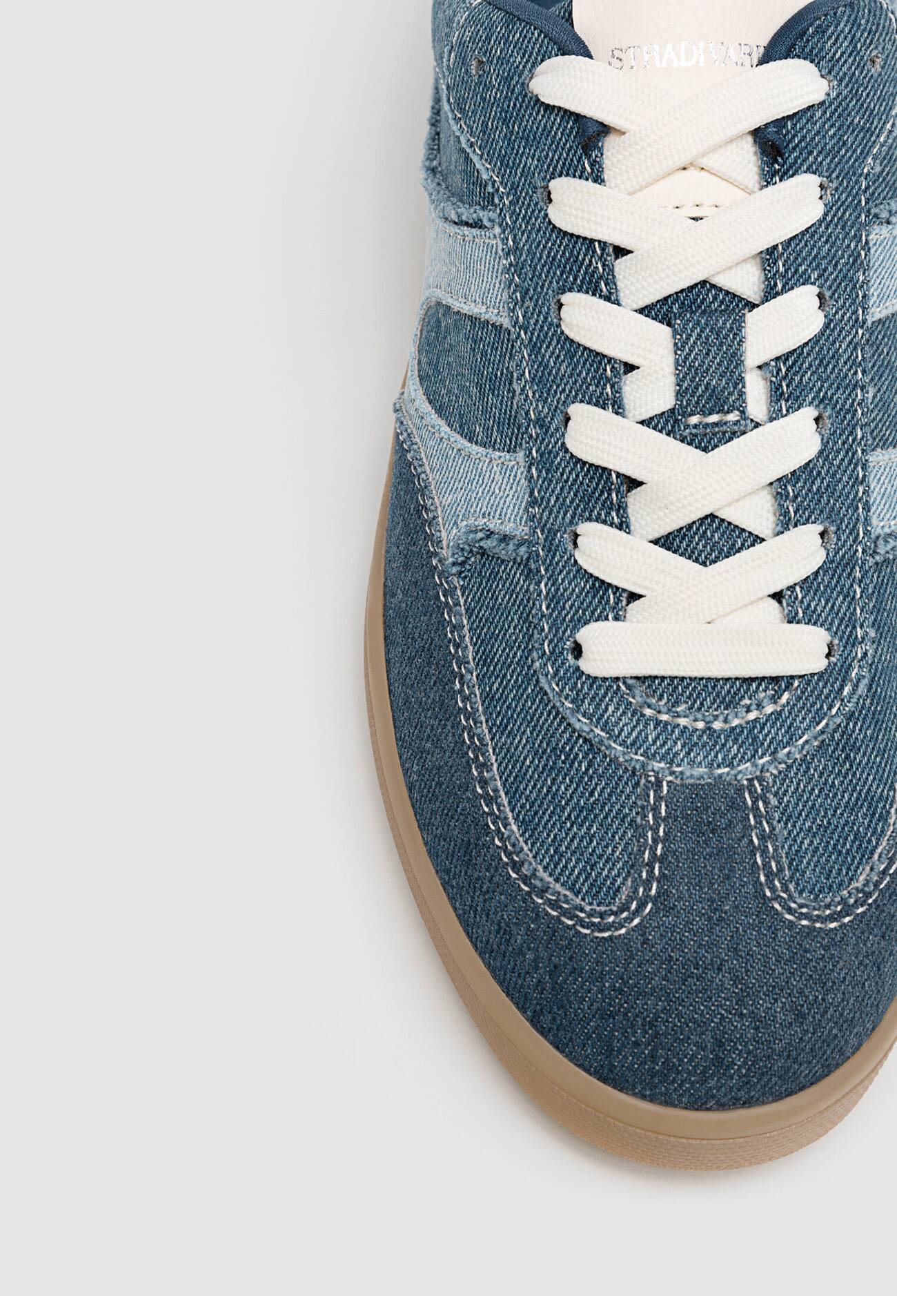 Tênis casuais retrô em jeans