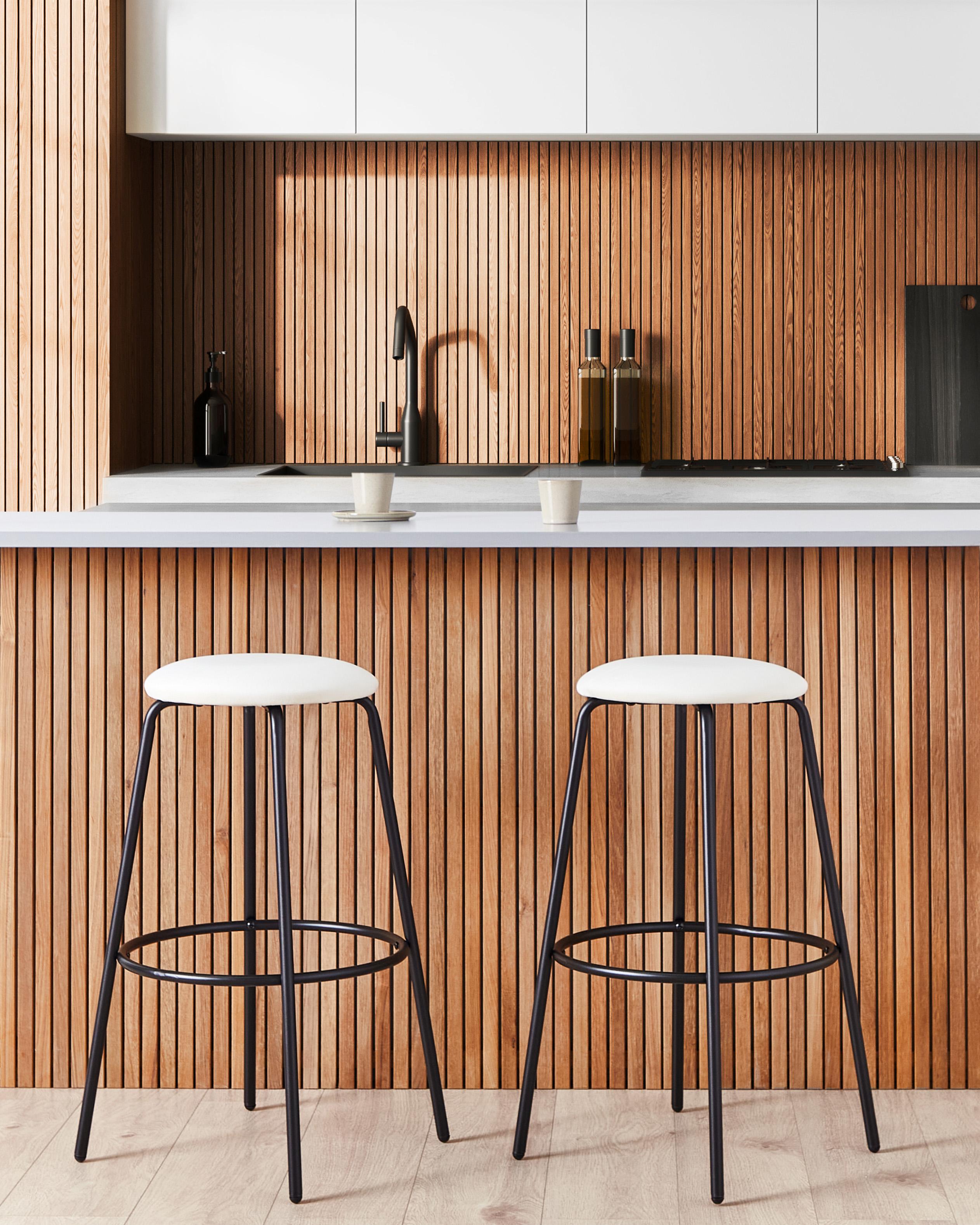 Set van 2 barstoelen MORTON Fluweel Gebroken wit