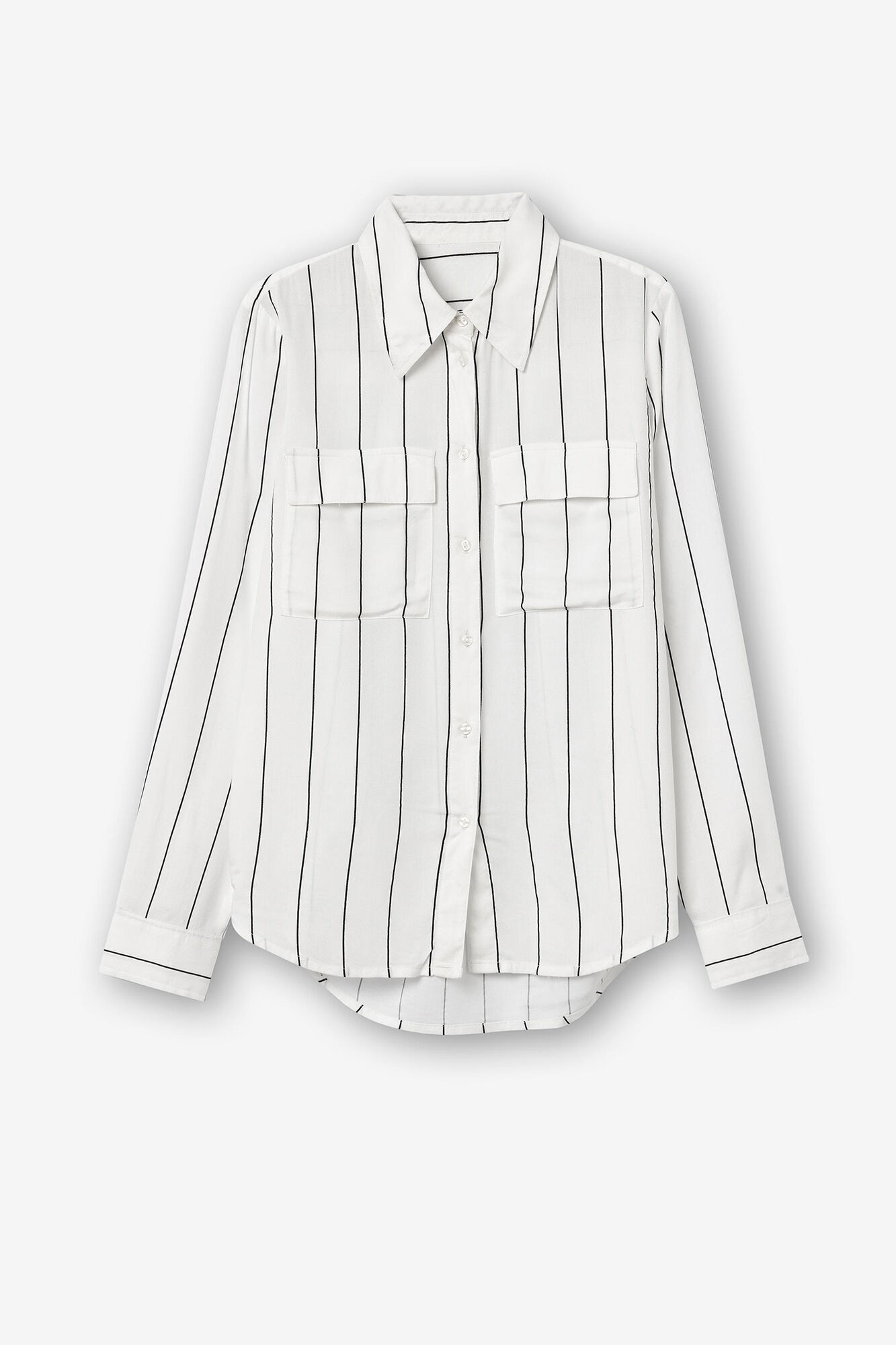 Camisa com bolsos frontais