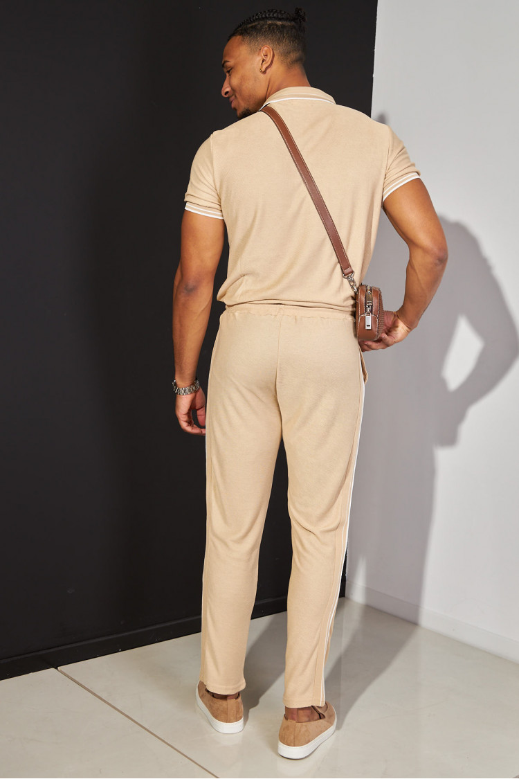 Ensemble 2 pièces polo + pantalon beige à détail blanc