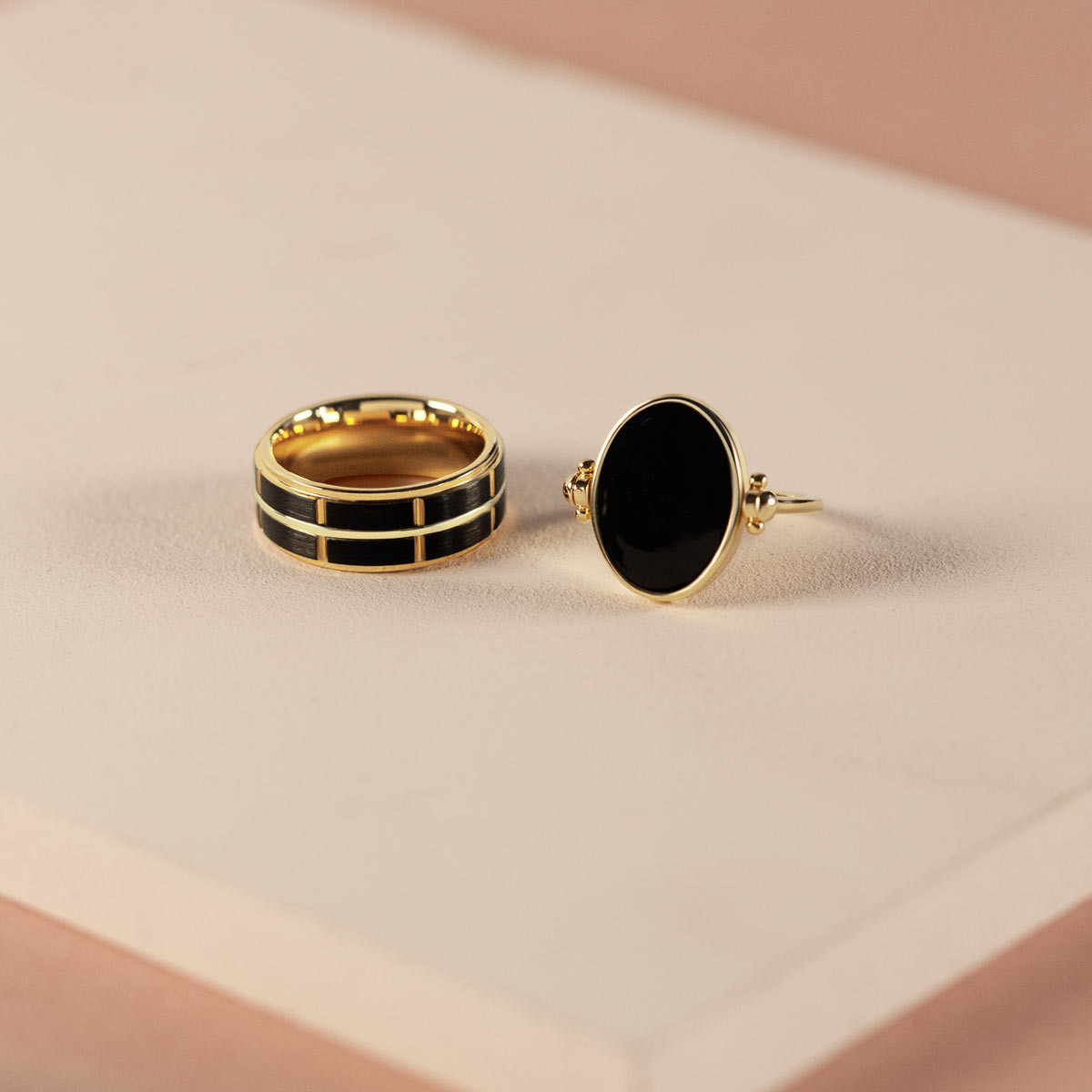 Bague plaqué or reversible laque noire ovale