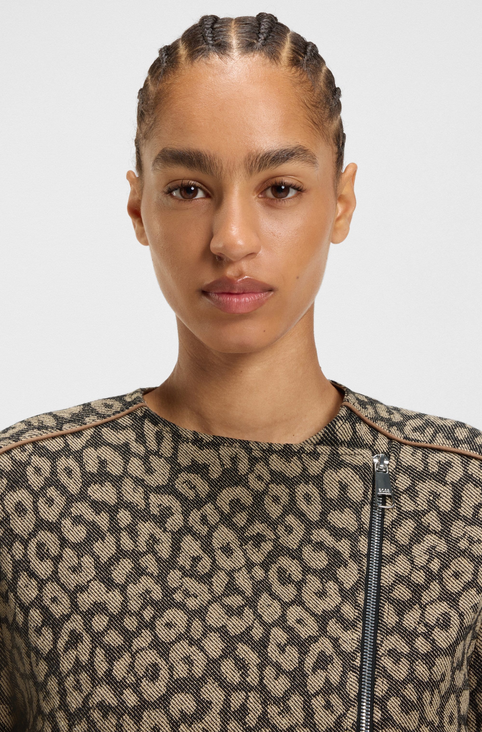 BOSS ORANGE Bikerjacke »Jaleo Premium Damenmode« in Cropped-Länge, Leo-Jacquard