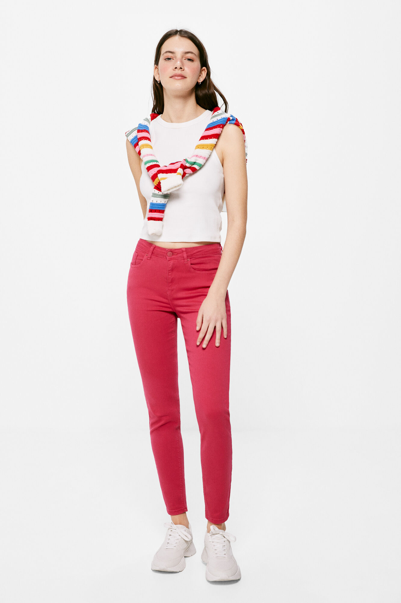 Calça jeans cropped slim tingida ecologicamente - roxa