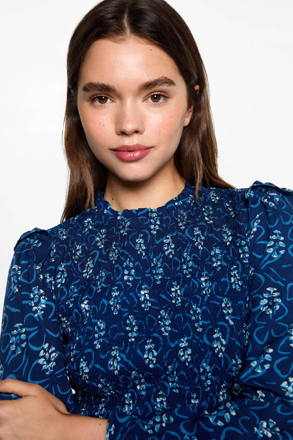 MANGO TEEN A-lijn jurk met all over print en ruches donkerblauw/blauw
